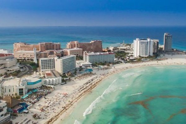 <p>¡Si vas a Cancún atención! Hoteleros compensarán a los huéspedes afectados por sargazo</p>