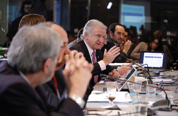 Hacienda admite escenario más complejo y vuelve a bajar proyección de PIB para este año