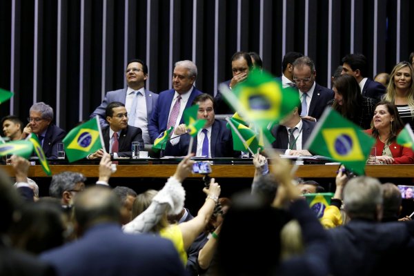 Cámara de Diputados de Brasil aprueba histórica reforma de pensiones en primera instancia