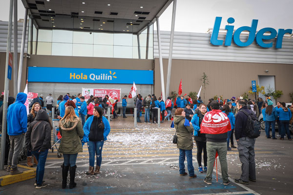 Walmart: cierre de locales en la zona oriente podría favorecer a Unimarc y Santa Isabel
