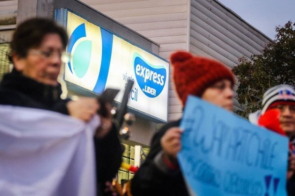 Walmart y sindicatos retoman negociación en sexto día de paralización