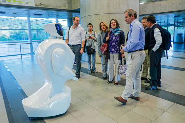 ¿Trabajadores más seguros? Mejora el ánimo para lidiar con el arribo de los robots