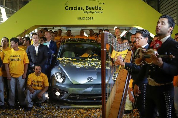 La ceremonia de #ByeByeBeetle incluyó una misa y una despedida de una banda de mariachis. / Foto: Reuters