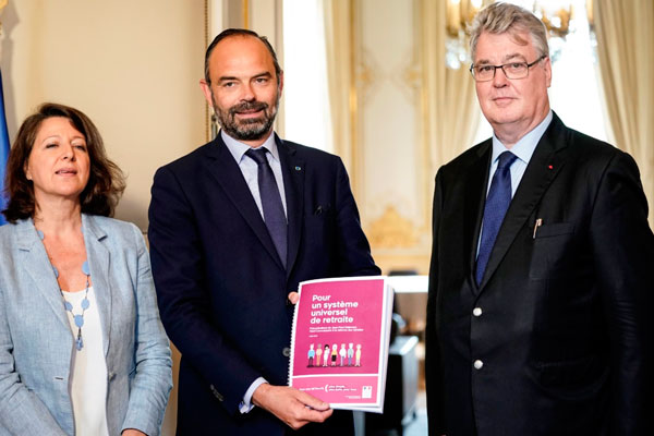 Franceses trabajarán por más años con polémica reforma de pensiones de Macron