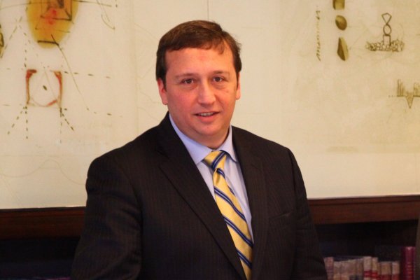 Experto en regulación: "Si se le quita la concesión a Essal por este episodio sería un riesgo para todo el sector en Chile”