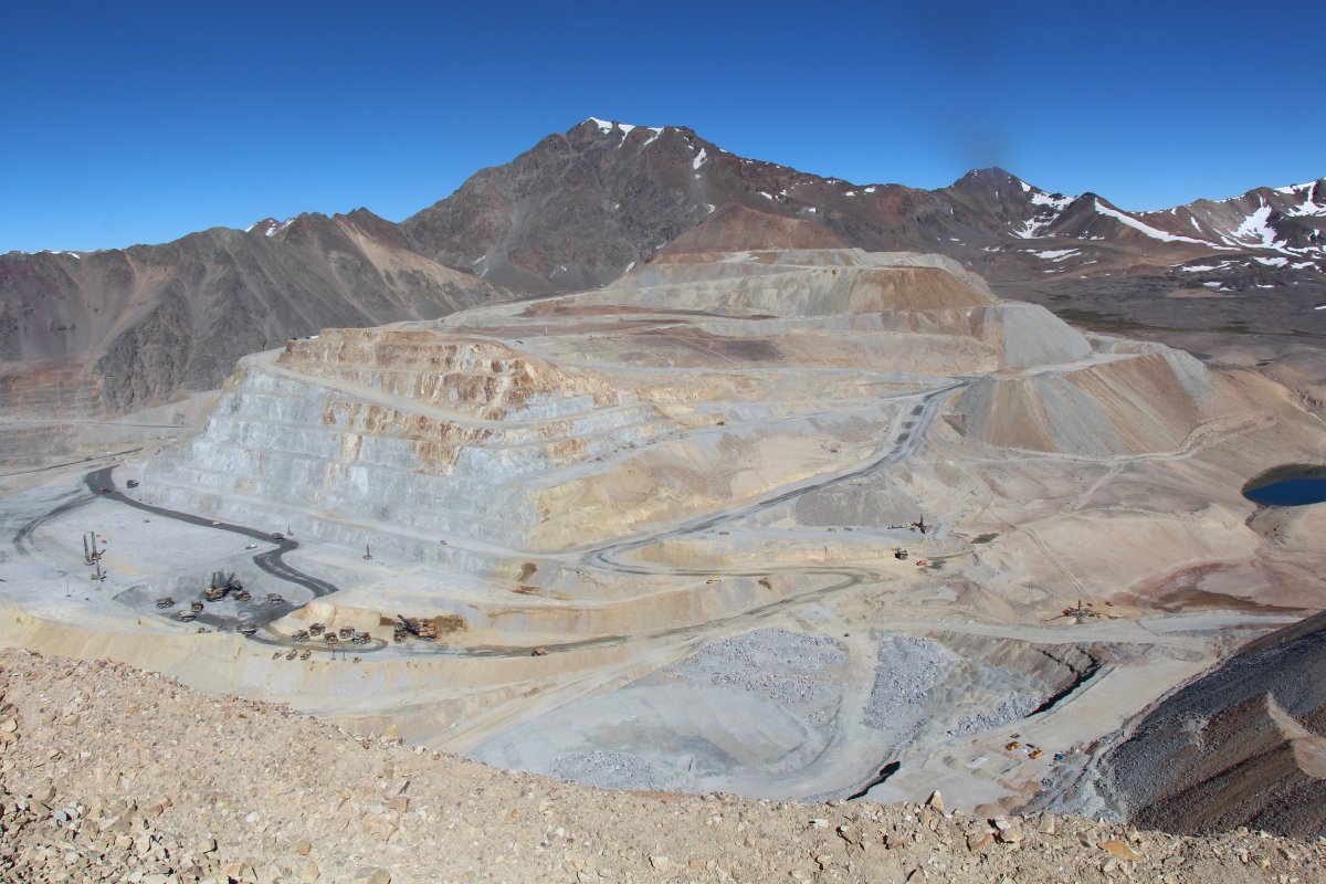 <p>Minera de grupo Luksic sube 22% su producción de cobre a junio</p>