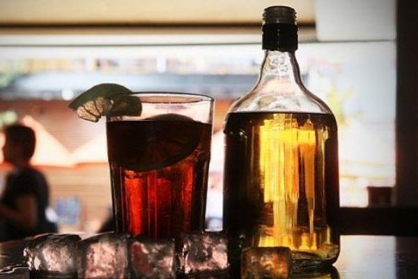 Preocupación en Perú por nueva norma de etiquetado en EEUU que afectaría al pisco