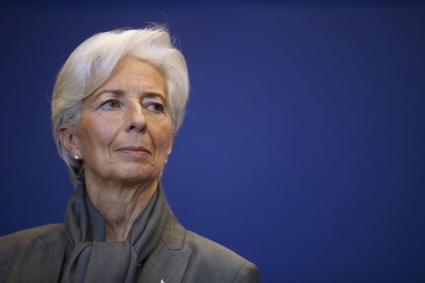 Con dos bajas en la lista de candidatos, hoy parte carrera para presidir el FMI