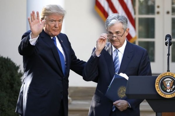 Trump furioso con la Fed por no arriesgarse a más bajadas de tipos de interés