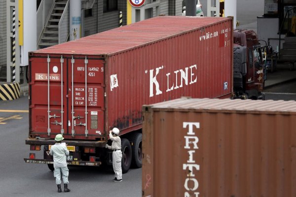 Japón saca a Corea del Sur de su "lista blanca" de socios comerciales