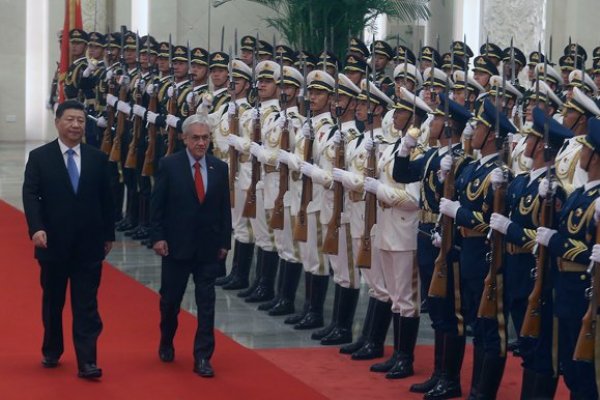 En abril cuando Piñera visitó China firmó una bitácora de acuerdos y entendimientos en 14 puntos. / Foto: Agencia Uno