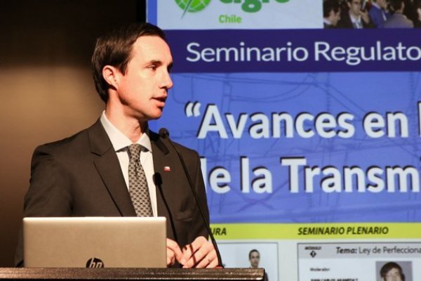 El ministro de Energía, Juan Carlos Jobet, participó ayer en el seminario “Avances en la Regulación de la Transmisión”.