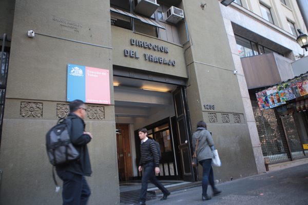 Expertos y funcionarios de la DT valoran cambios a proceso para calificar servicios mínimos