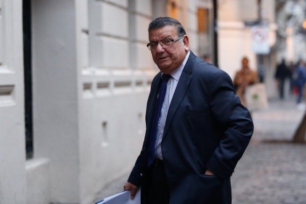 Senador Quinteros emplaza a Piñera a revisar un "conflicto de interés" en el Consejo para la Modernización del Estado