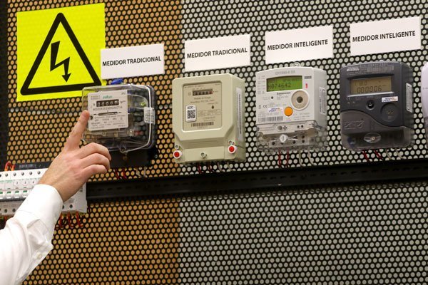 Medidores inteligentes: empresas entregan planes a la SEC y fijan fecha de devolución