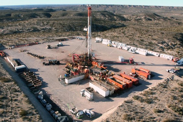 Delegación público-privada liderada por Jobet viajará a yacimiento de Vaca Muerta