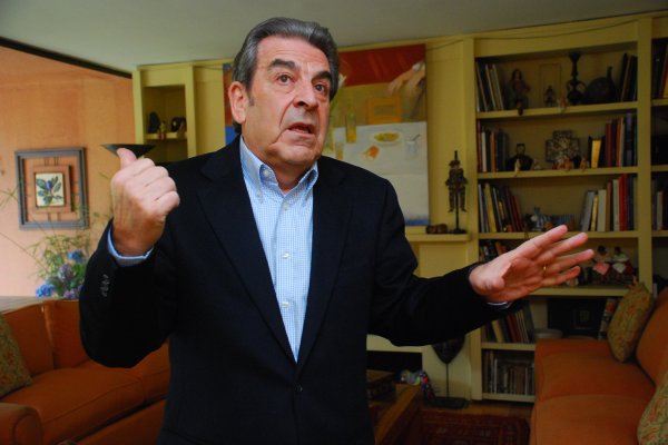 Frei por elecciones de Argentina: "Las autoridades deben preocuparse y tranquilizar a los mercados"