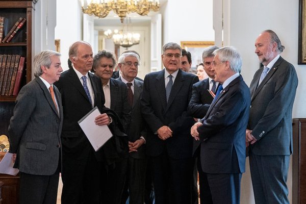 Mandatario recibió a la plana mayor de Codelco en La Moneda. Foto: Presidencia