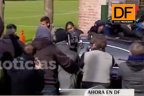 <p>Ahora en DF: Macri recibe a Lacunza para reunión con equipo económico</p>