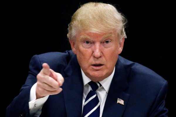 Trump confirma que está estudiando recortes tributarios por orden ejecutiva