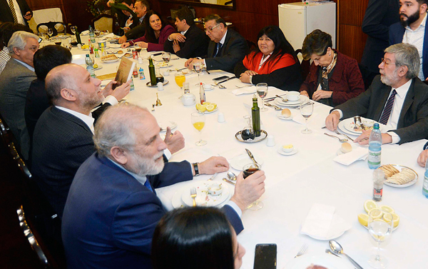 Parlamentarios del PS se reunieron ayer en un almuerzo de coordinación y “unidad”. Foto: Agencia Uno