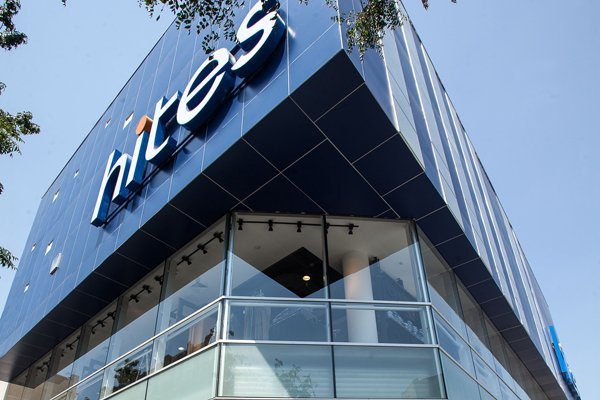 Se reabre disputa entre hermanos Hites en medio de la venta de la multitienda