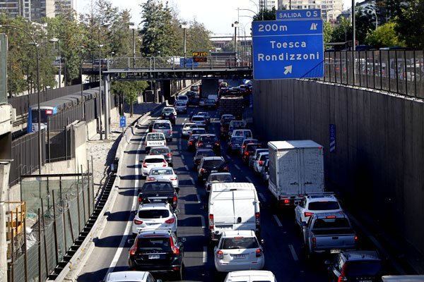 <p>Yapo.cl vende casi 400 vehículos usados al día</p>