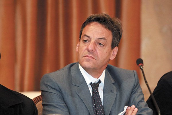 Nicolás Ibáñez y socios de Colloky inician arbitraje