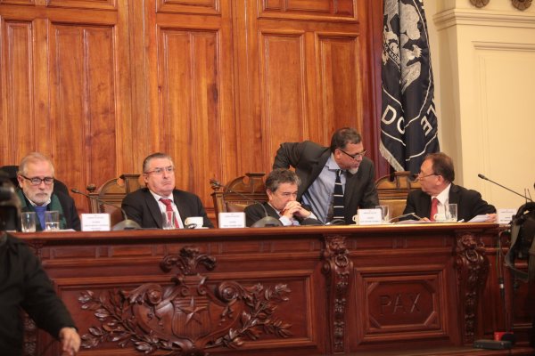 De izquierda a derecha, Carlos Montes (PS), Jorge Pizarro (DC), Juan Antonio Coloma (UDI), Ricardo Lagos Weber (PPD) y José García (RN). Foto: Rodolfo Jara