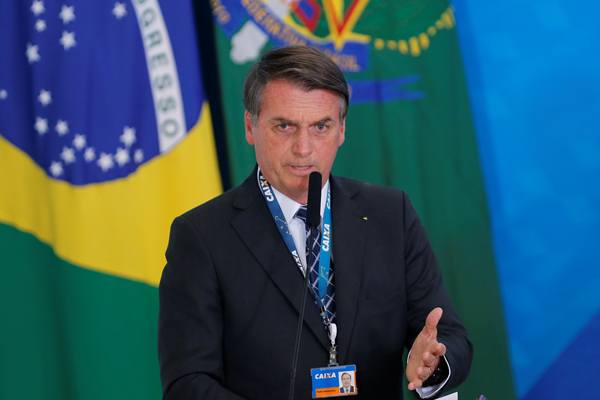 “En primer lugar, Macron debe retractarse de los insultos en mi contra”, dijo Jair Bolsonaro ante periodistas. Foto: Reuters