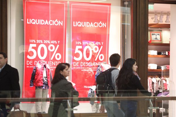 Efecto por menor consumo: volumen de importaciones del retail registra su primera caída en el año