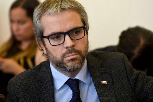 Blumel por Pensiones: "No podemos ir a comer empanadas si no tenemos aprobada la reforma en la Comisión de Hacienda"