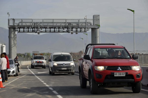 MOP inaugura nuevo acceso vial al aeropuerto de Santiago