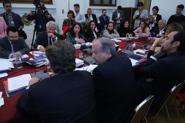Derrota para el gobierno: Comisión de Trabajo aprueba reducción de semana laboral a 40 horas