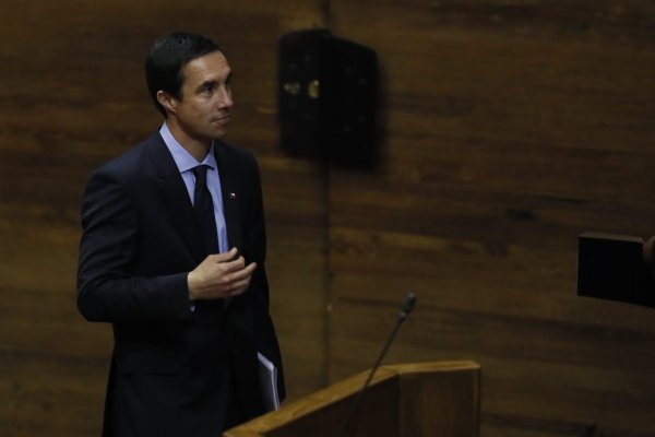 El ministro Juan Carlos Jobet en la Cámara de Diputados. Foto: Camara de Diputados