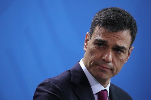 España: las principales medidas económicas que propone Pedro Sánchez a Podemos