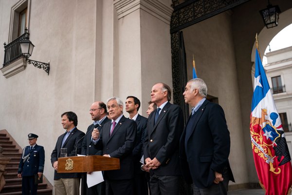 Piñera se reunió con ministros y subsecretarios para abordar la situación. Foto: Presidencia.