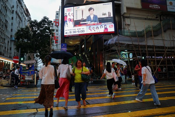 Líder de Hong Kong retira formalmente ley de extradición