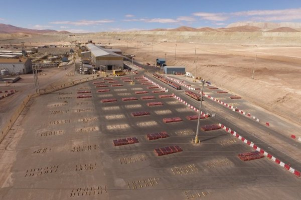 Supervisores de Minera Zaldívar aceptan oferta de Antofagasta Minerals y se descarta la huelga