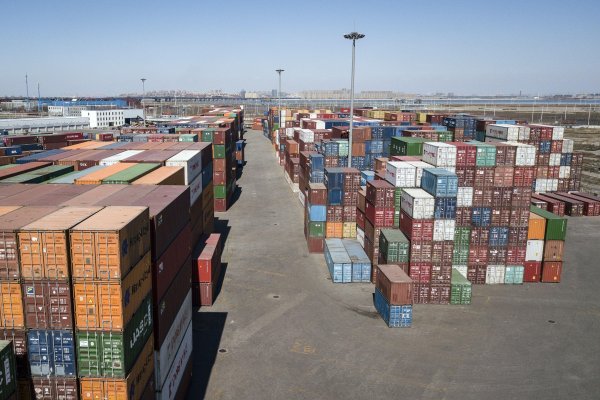 Inesperada caída de exportaciones chinas en agosto