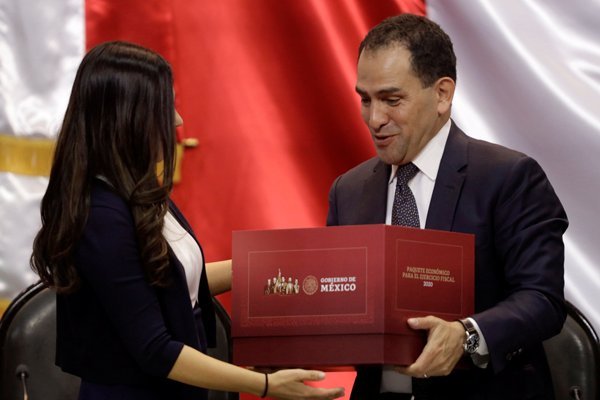 El ministro de Hacienda, Arturo Herrera, presentó el plan al Congreso. Foto: Reuters