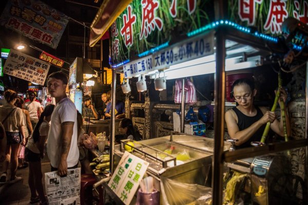 Precios de producción de China caen a su ritmo más rápido en tres años
