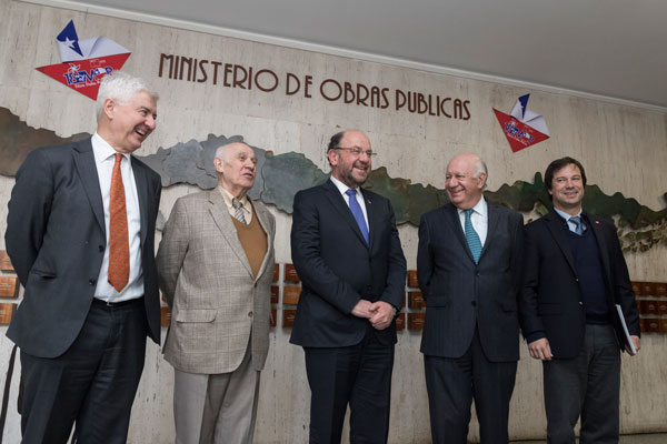 Moreno compromete para septiembre reforma a la industria sanitaria