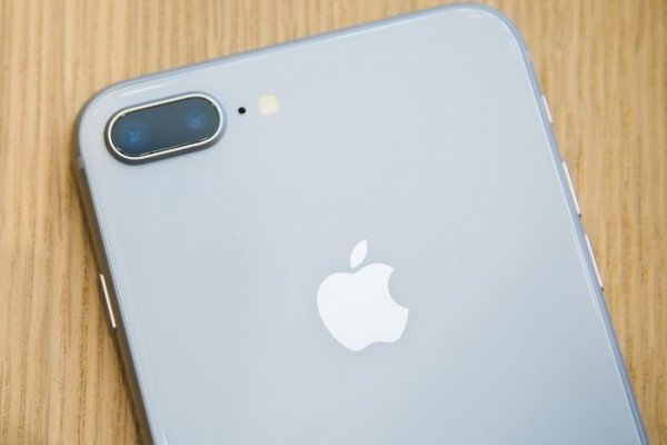 Apple lanzará hoy su nuevo iPhone, el que podría ser el más caro de la historia