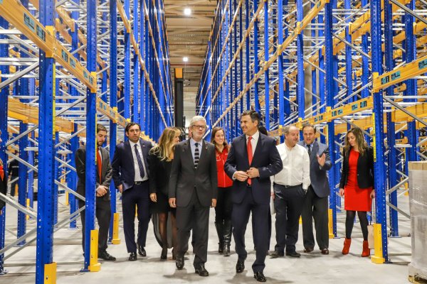 Walmart inaugura El Peñón y gerente se despide de Chile