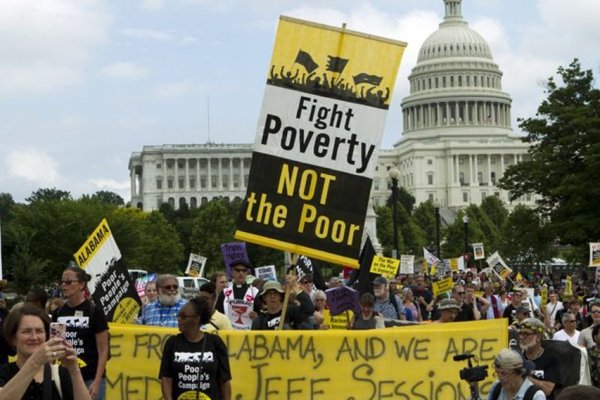<p>Tasa de pobreza en Estados Unidos cae a su menor nivel desde la crisis subprime</p>