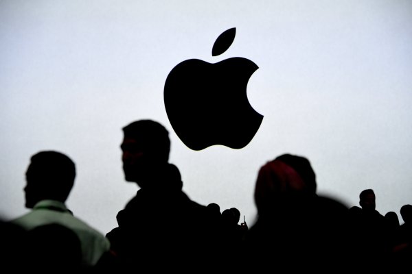 Apple le da un impulso a Wall Street y bolsas globales esperan con optimismo al BCE