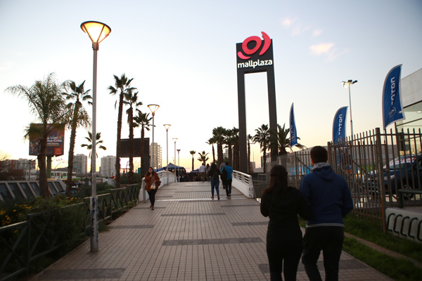 Centros comerciales brillan en bolsa, y corredoras anticipan que siga el buen desempeño