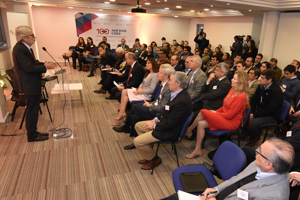 <p>Ministro Fontaine resaltó la importancia del emprendimiento.</p>