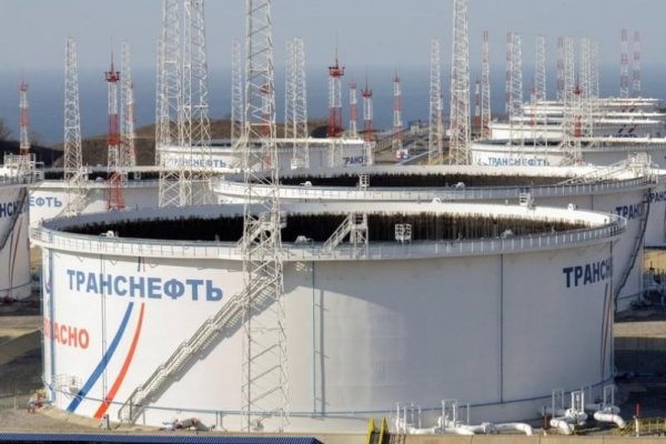 Rusia sale a calmar las tensiones y asegura que hay suficientes reservas de crudo para cubrir a Arabia Saudita